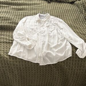 beachlunchlounge White Button-Up Blouse